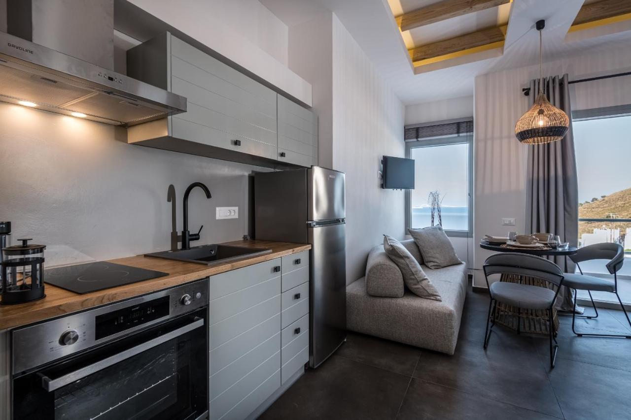 Vivere Luxury Suites Pera Gyalos Esterno foto