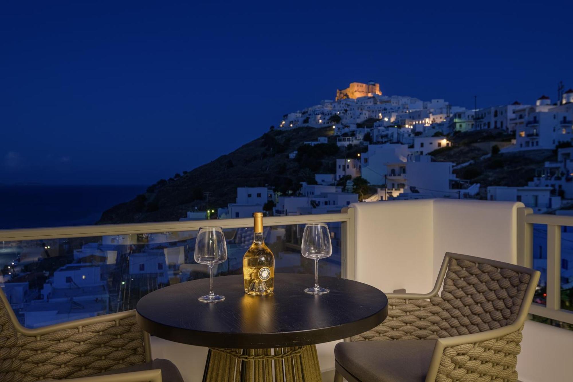 Vivere Luxury Suites Pera Gyalos Esterno foto